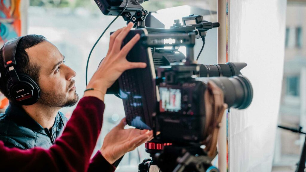 The-Business-Benefits-Of-A-Professional-Video-Production-Team-On-GuestPosting