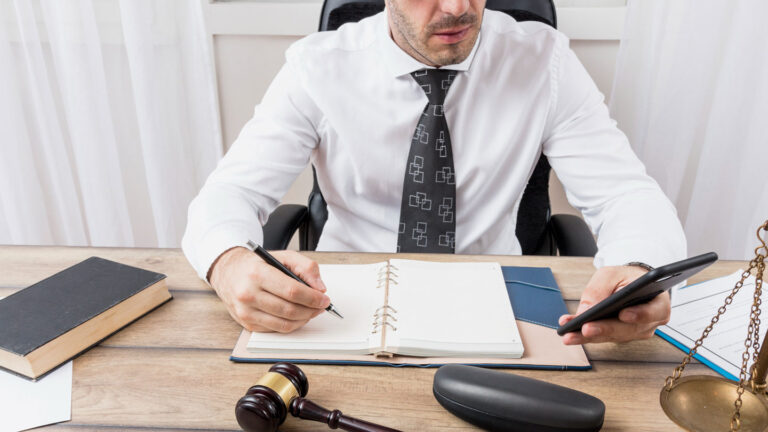 Shield-In-Distress-Transformative-Benefits-Of-Personal-Injury-Attorneys-on-guestposting