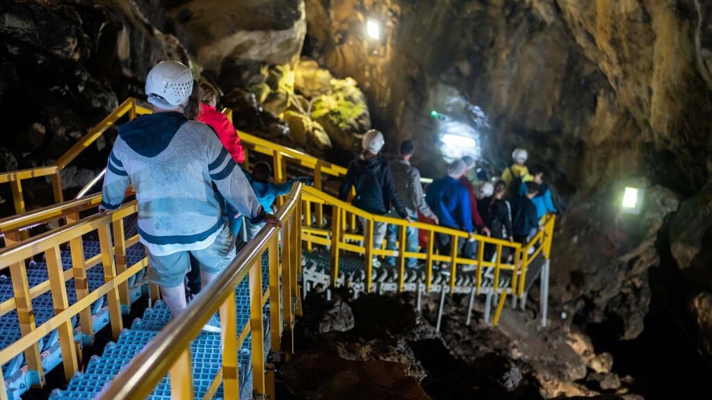 What Safety Measures Are Built Into The Modern Mining Cage So Far on guestposting